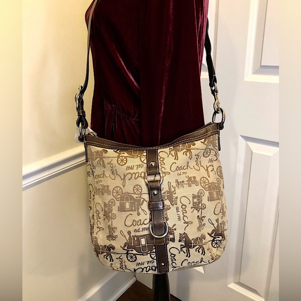 COACH Vintage Horse and Carriage Brown Shoulder Bag Leather Straps Authentic